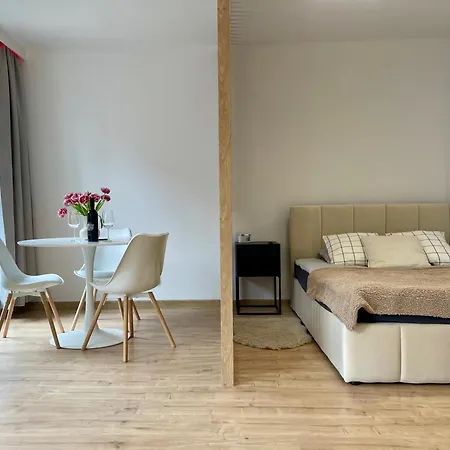 Island Modern Box Apartment *